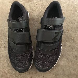 New balance spinning sneaker size 5.5